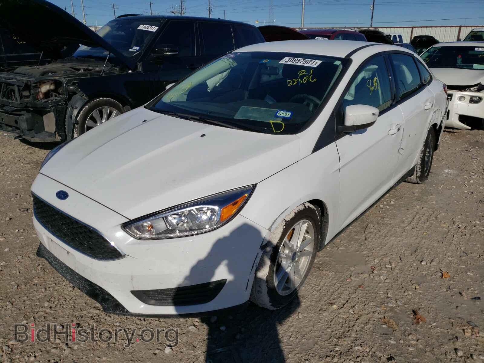 2018 FORD FOCUS - VIN: 1FADP3FE6JL223036 - Фото 2