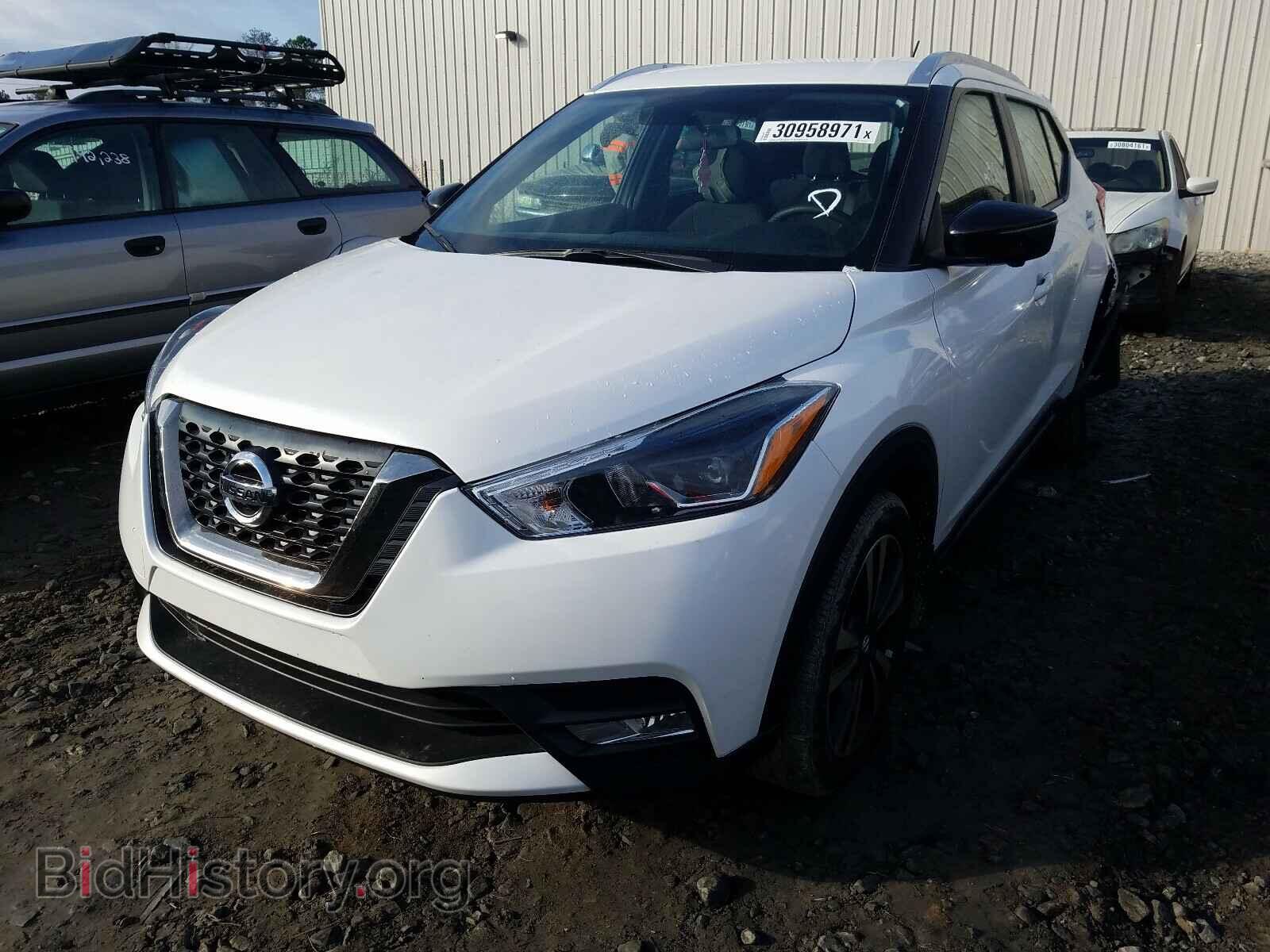 2019 NISSAN KICKS - VIN: 3N1CP5CU3KL529164 - Фото 2