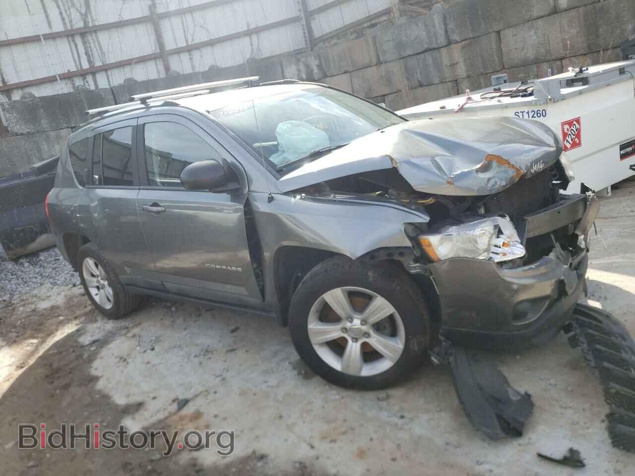 Photo 1J4NT1FA6BD253574 - JEEP COMPASS 2011