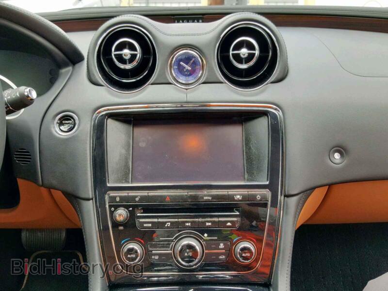 2011 Jaguar XJ (VIN SAJWA1CB3BLV04300) — фото 9 из 10