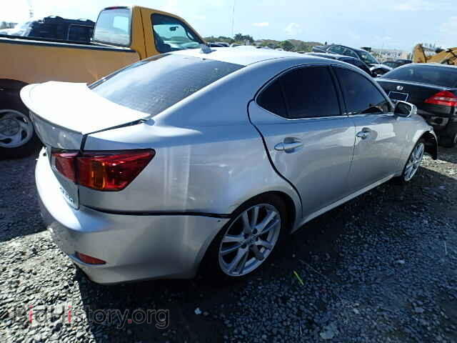 2009 LEXUS IS250 - VIN: JTHBK262395096938 - Photo 4