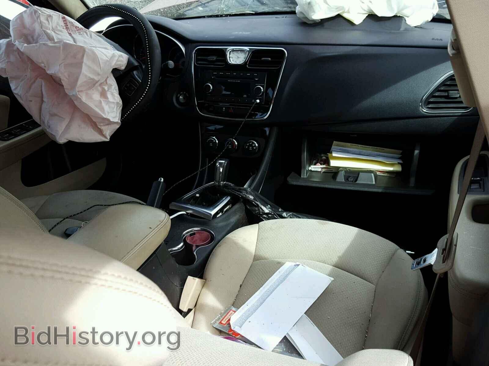 2012 CHRYSLER 200 - VIN: 1C3CCBAB6CN199700 - Фото 9
