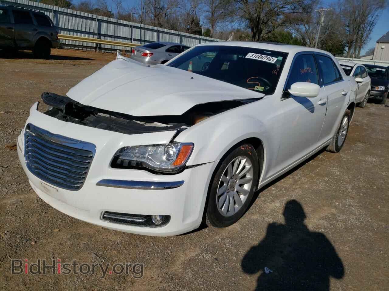 2013 CHRYSLER 300 - VIN: 2C3CCAAG6DH722990 - Фото 2
