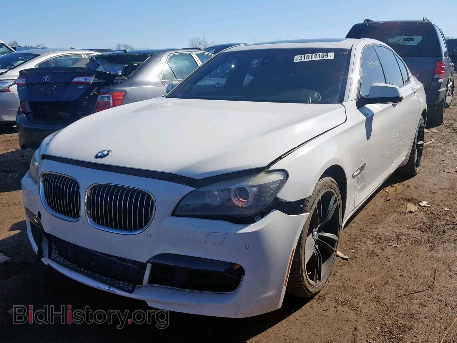2011 BMW 7 SERIES - VIN: WBAKA4C58BC612482 - Фото 2