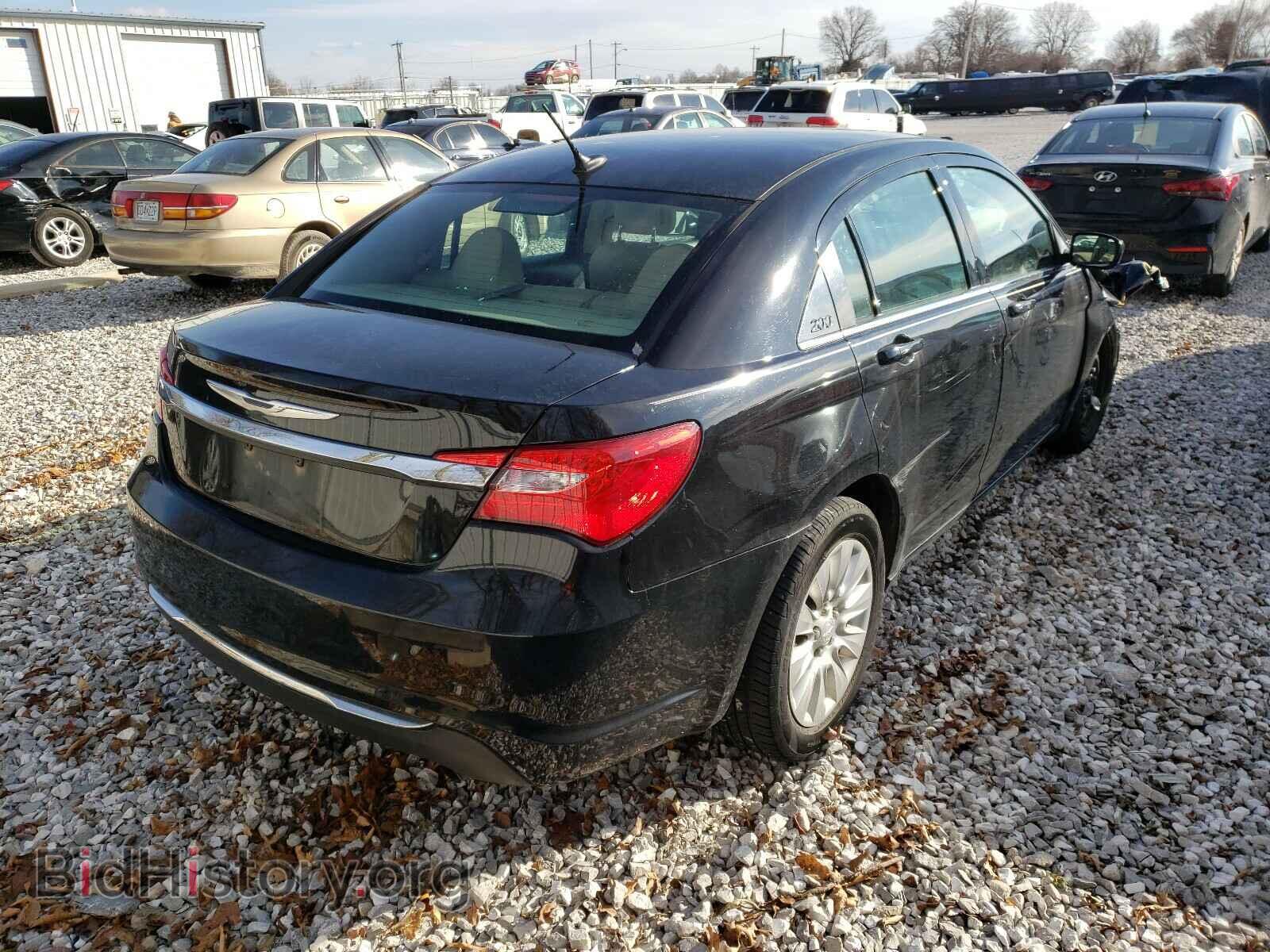 2011 CHRYSLER 200 - VIN: 1C3BC4FB8BN543235 - Фото 4