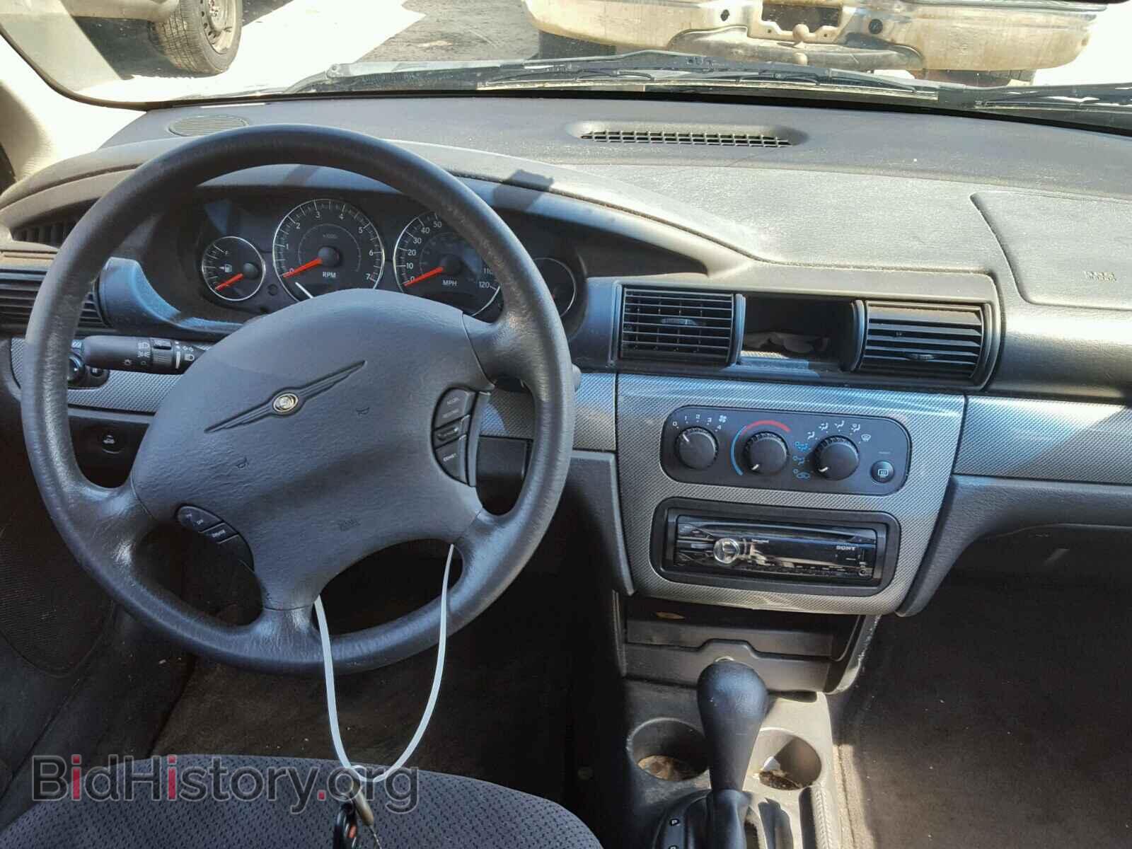 2004 CHRYSLER SEBRING - VIN: 1C3EL56R24N226294 - Фото 9