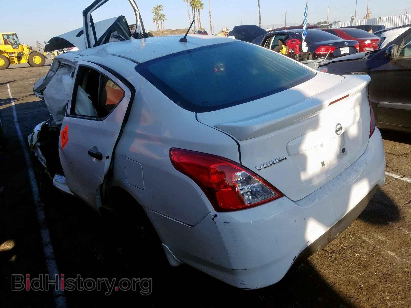 2017 NISSAN VERSA - VIN: 3N1CN7AP1HL827669 - Фото 3
