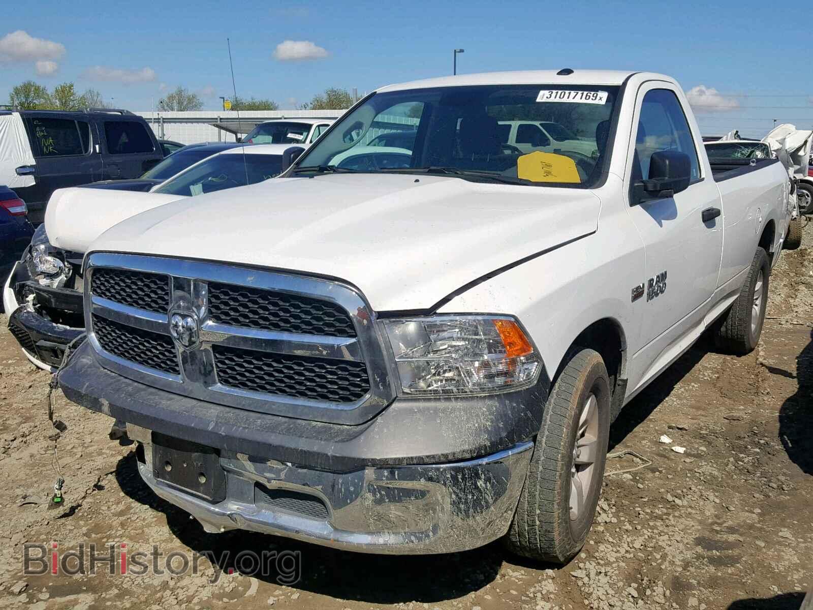 2017 RAM 1500 ST - VIN: 3C6JR6DTXHG795574 - Фото 2