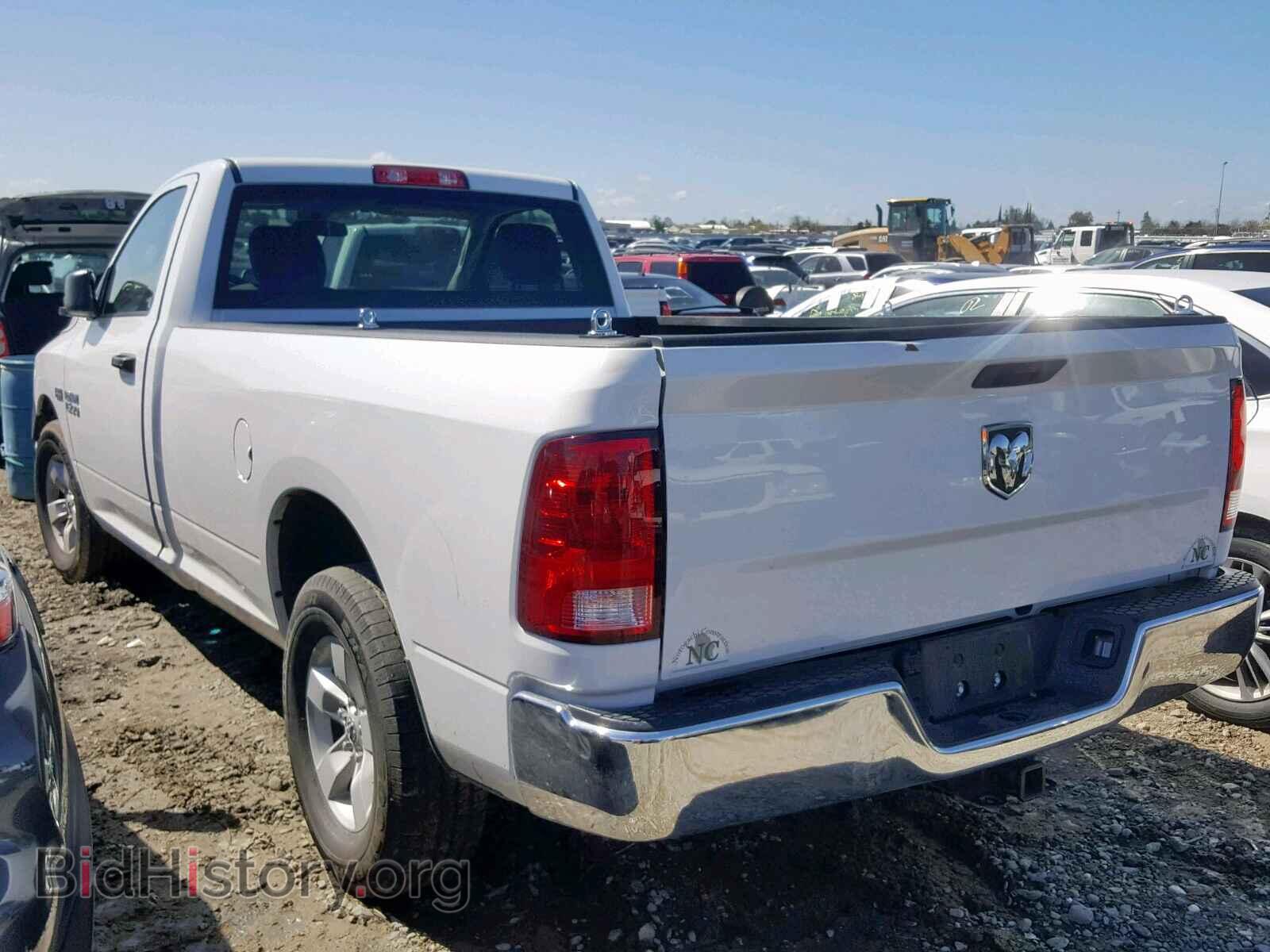 2017 RAM 1500 ST - VIN: 3C6JR6DTXHG795574 - Фото 3