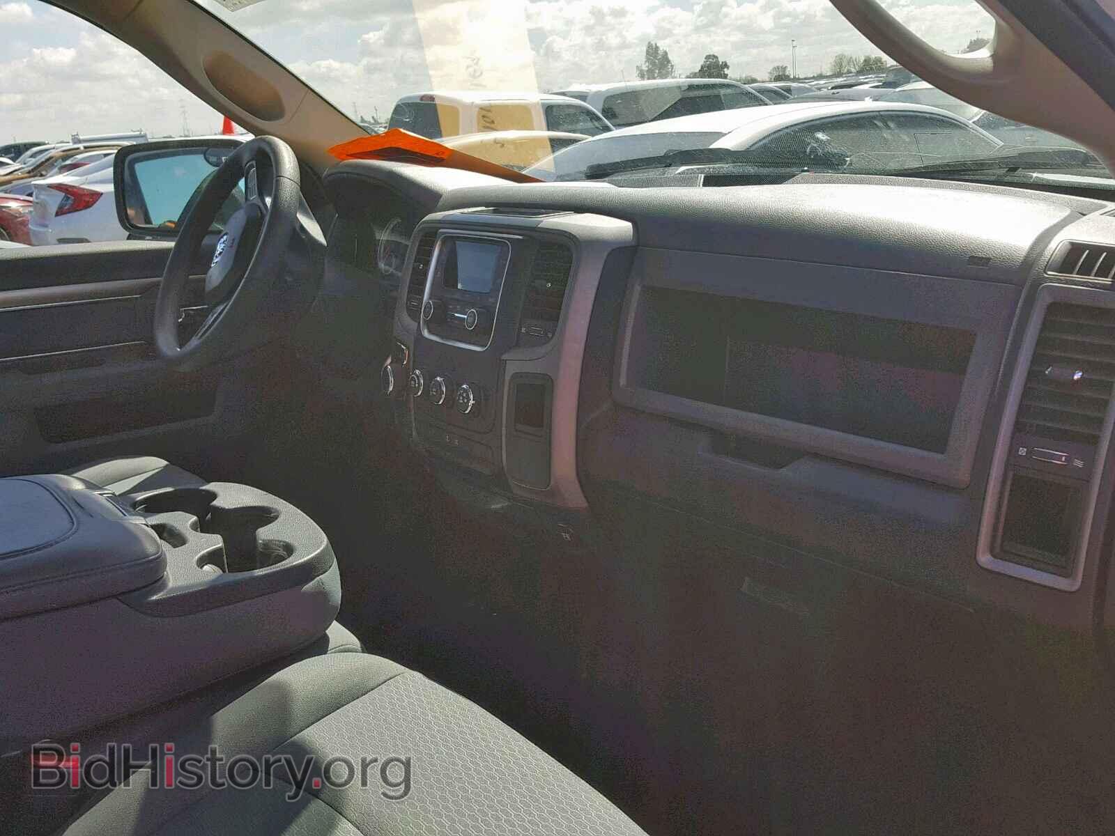 2017 RAM 1500 ST - VIN: 3C6JR6DTXHG795574 - Фото 5