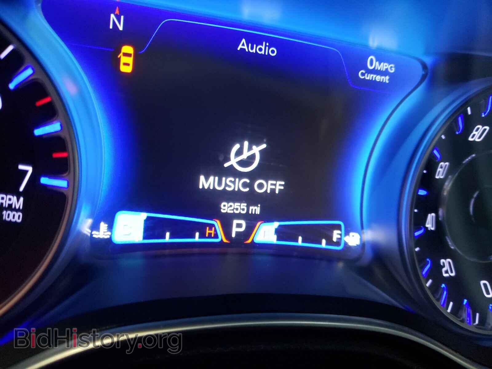 2020 CHRYSLER 300 - VIN: 2C3CCAKG7LH146193 - Фото 8