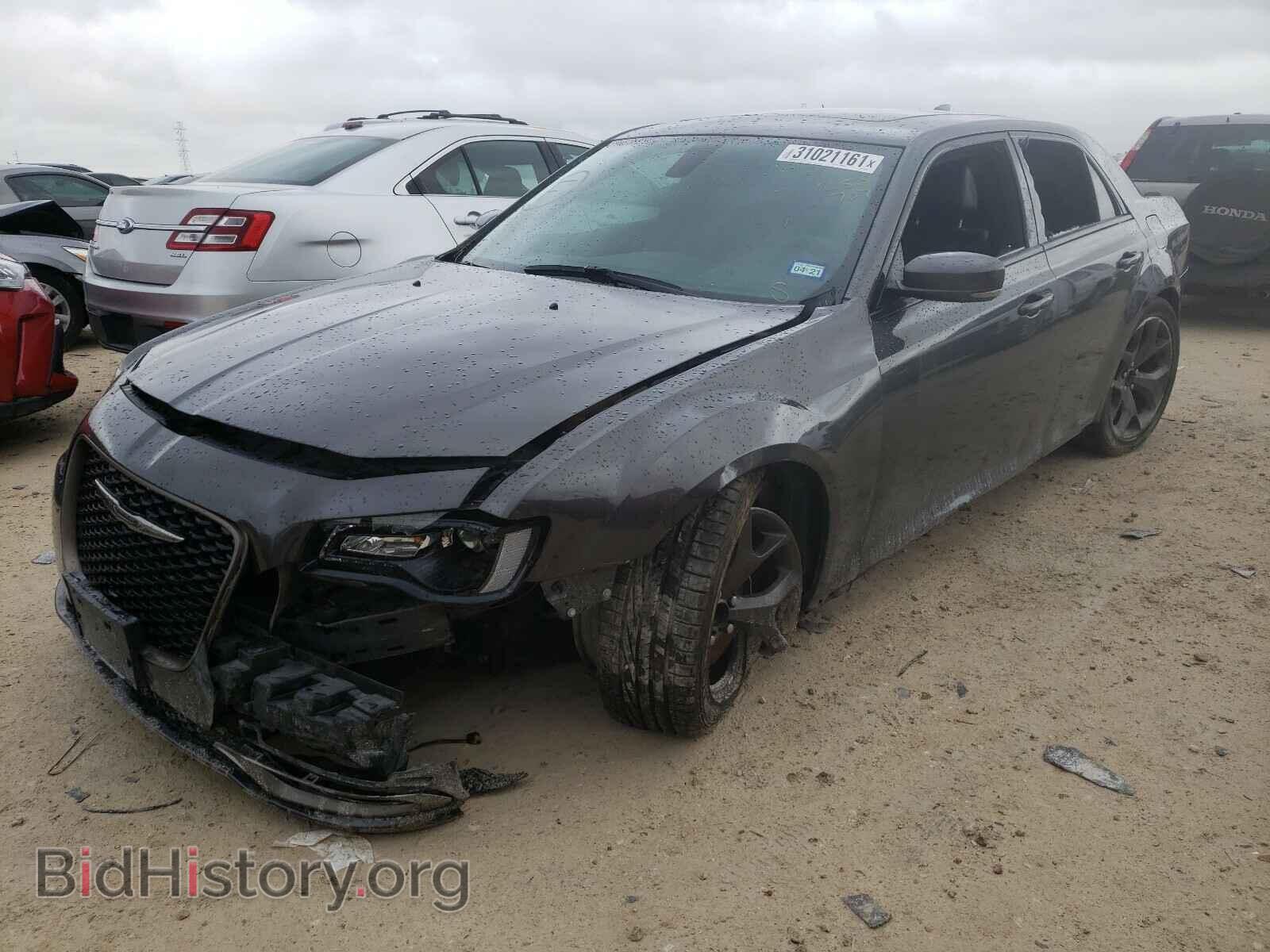 2018 CHRYSLER 300 - VIN: 2C3CCAGG9JH250707 - Фото 2