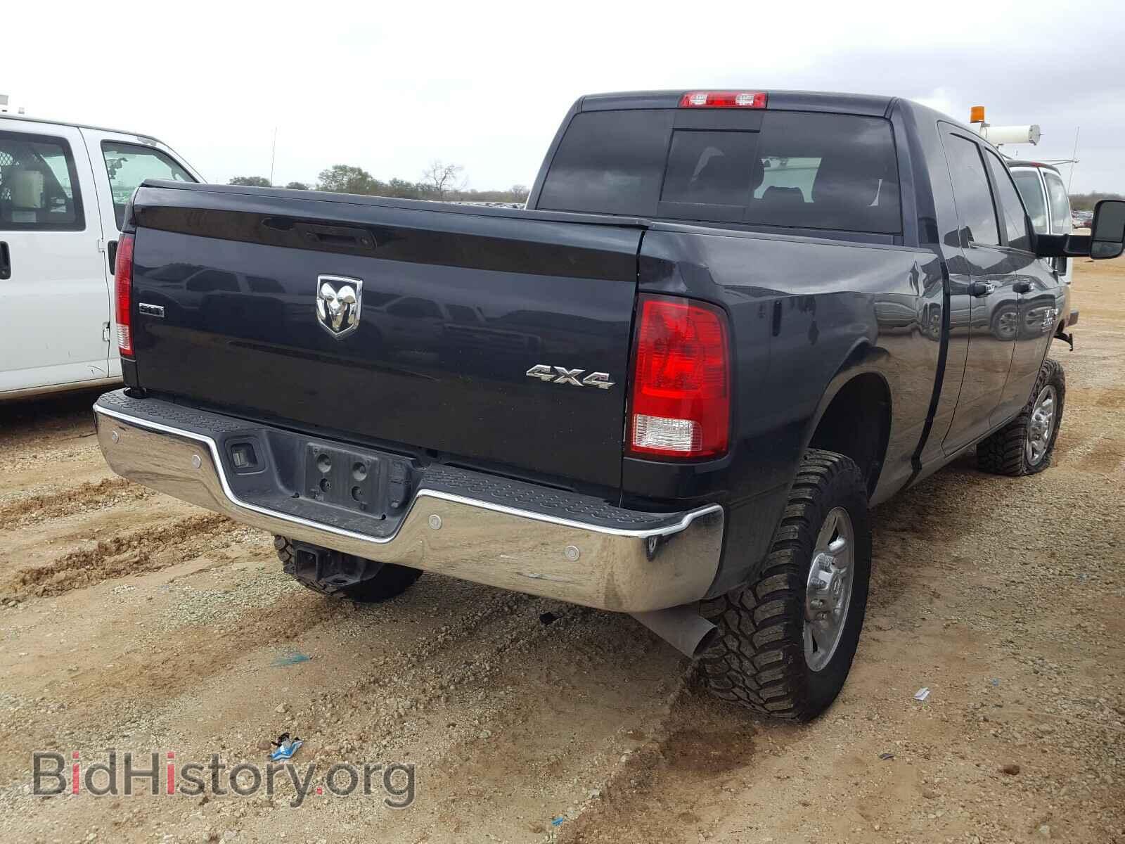2017 RAM 2500 - VIN: 3C6UR5MLXHG562527 - Photo 4