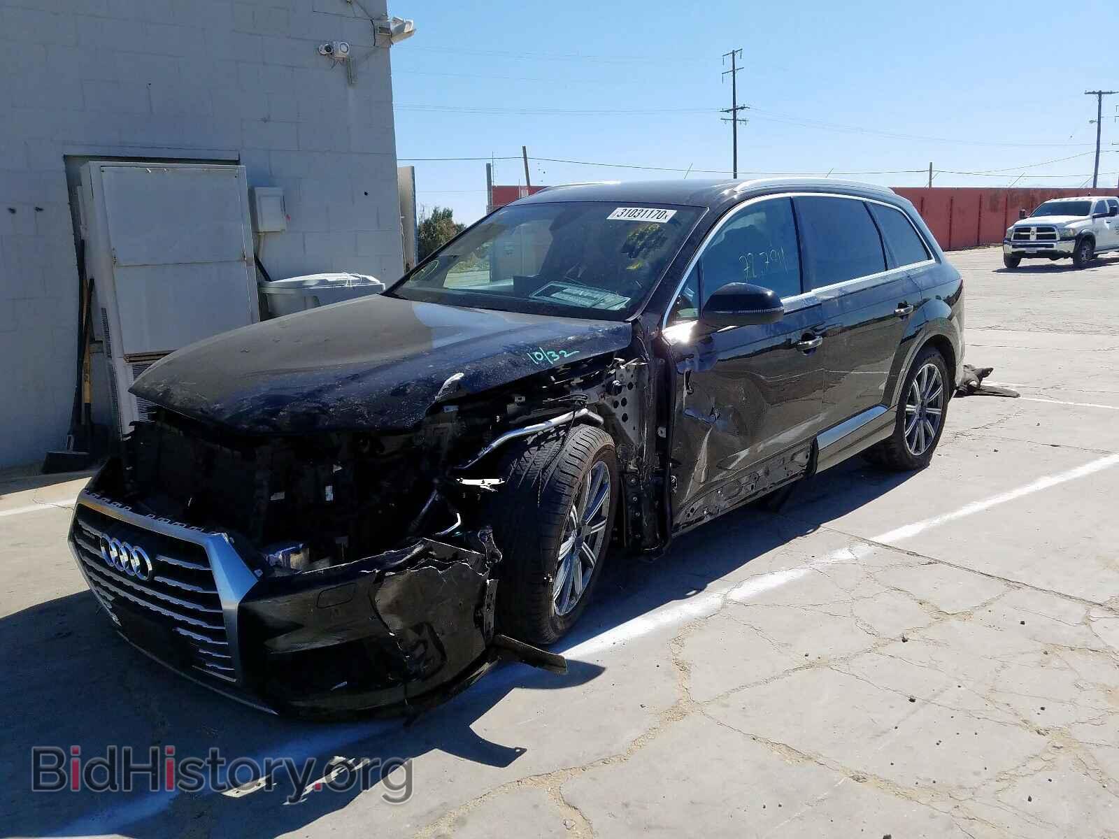 2017 AUDI Q7 - VIN: WA1LAAF7XHD046521 - Фото 2