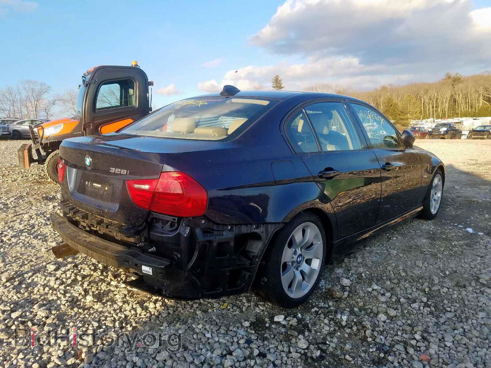 2010 BMW 3 SERIES - VIN: WBAPH5G52ANM34976 - Фото 4