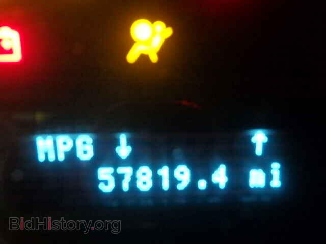 2010 FORD FOCUS - VIN: 1FAHP3FN5AW267660 - Photo 8