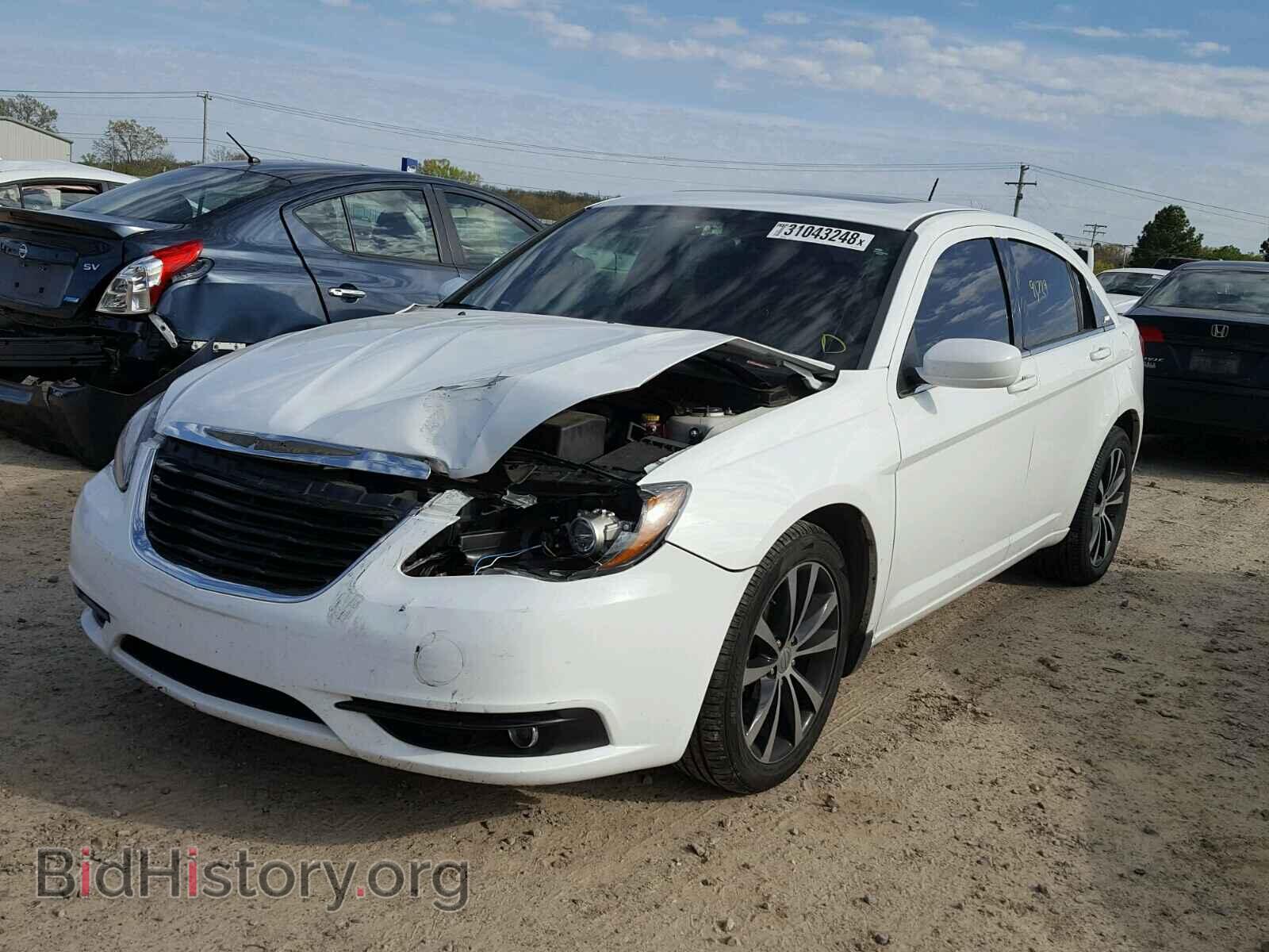 2012 CHRYSLER 200 - VIN: 1C3CCBHG3CN327344 - Фото 2