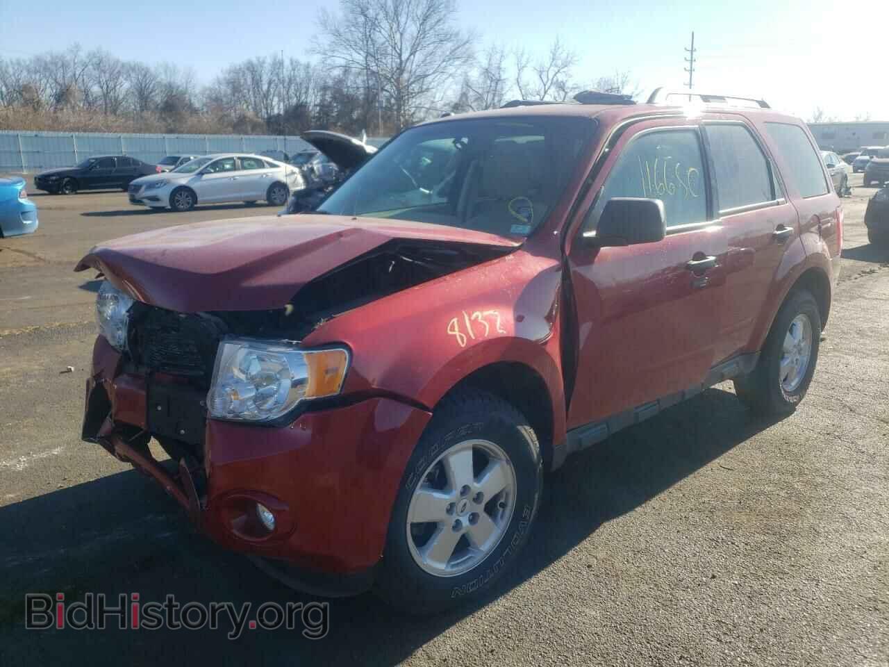 2011 FORD ESCAPE - VIN: 1FMCU9D71BKC10624 - Фото 2