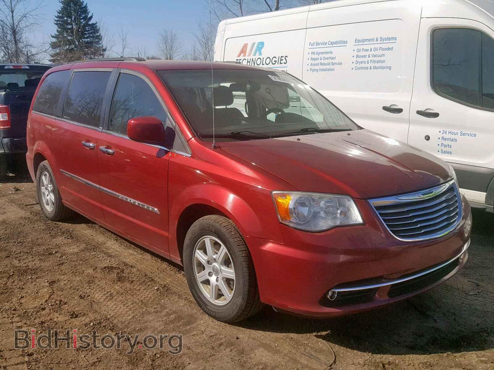 Photo 2A4RR5DG1BR637029 - CHRYSLER TOWN & COU 2011