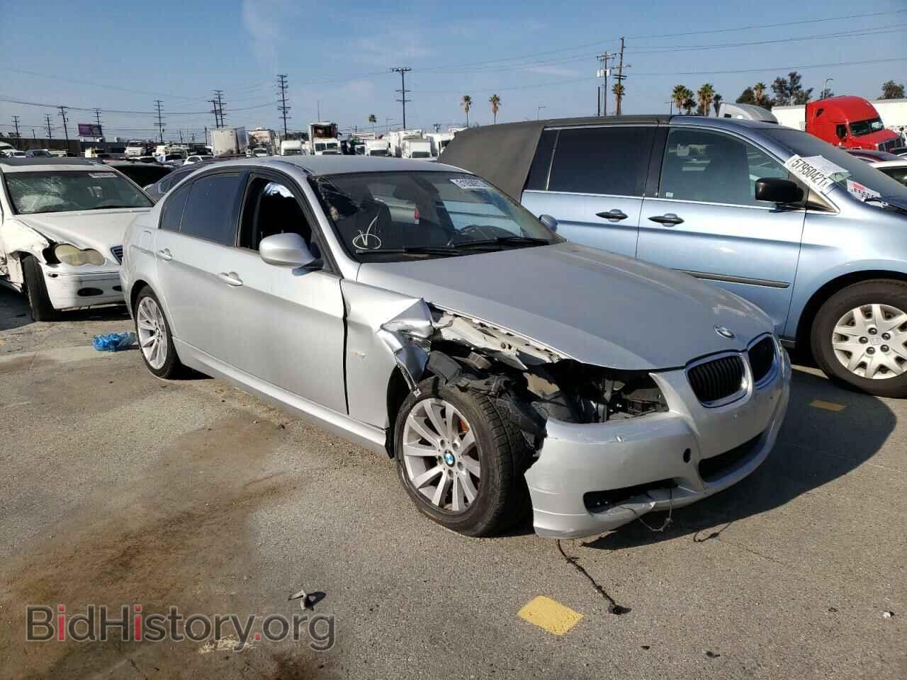 Фотография WBAPH5C54BA447923 - BMW 3 SERIES 2011