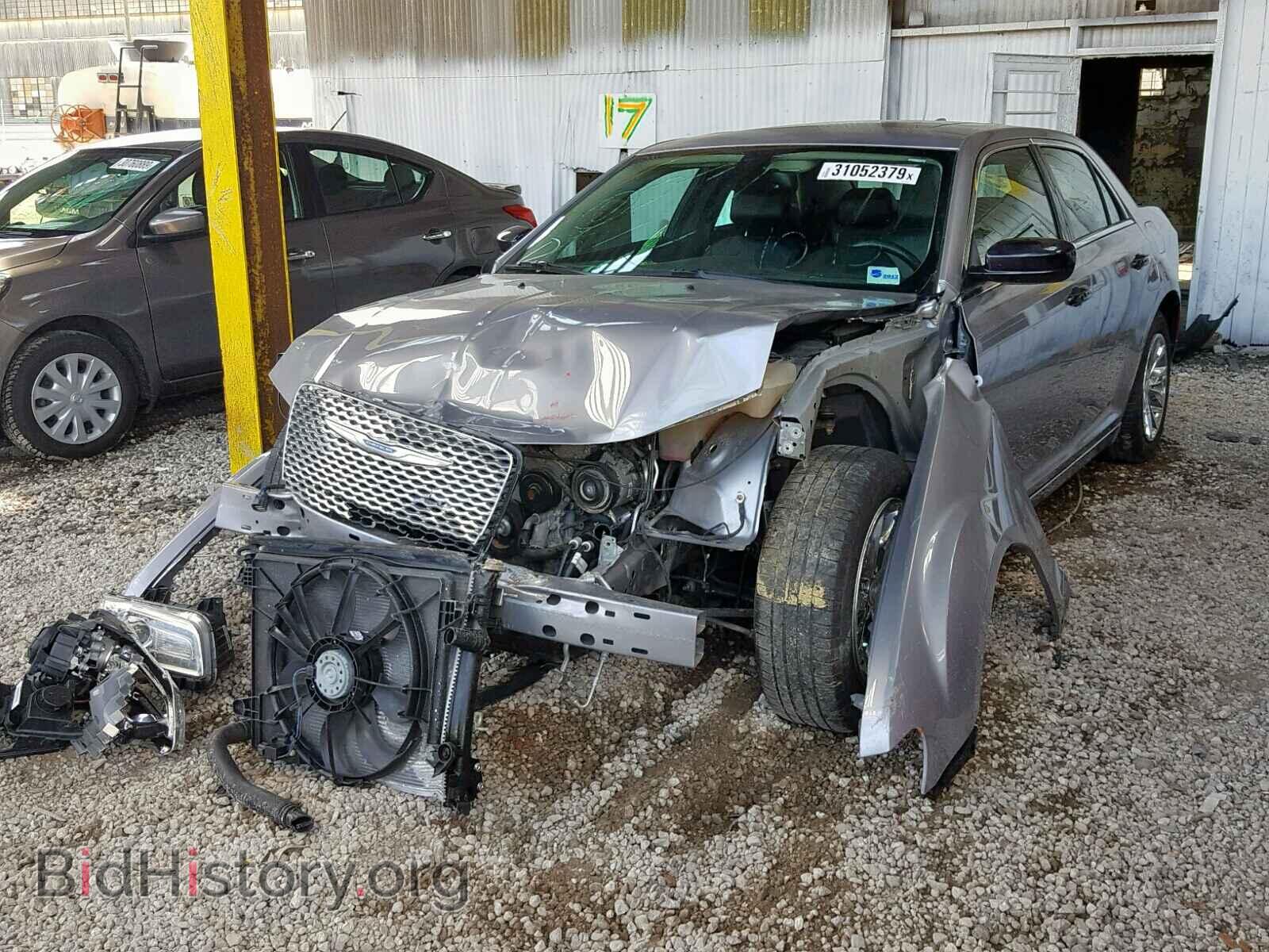 2016 CHRYSLER 300 - VIN: 2C3CCAEG3GH161243 - Фото 2