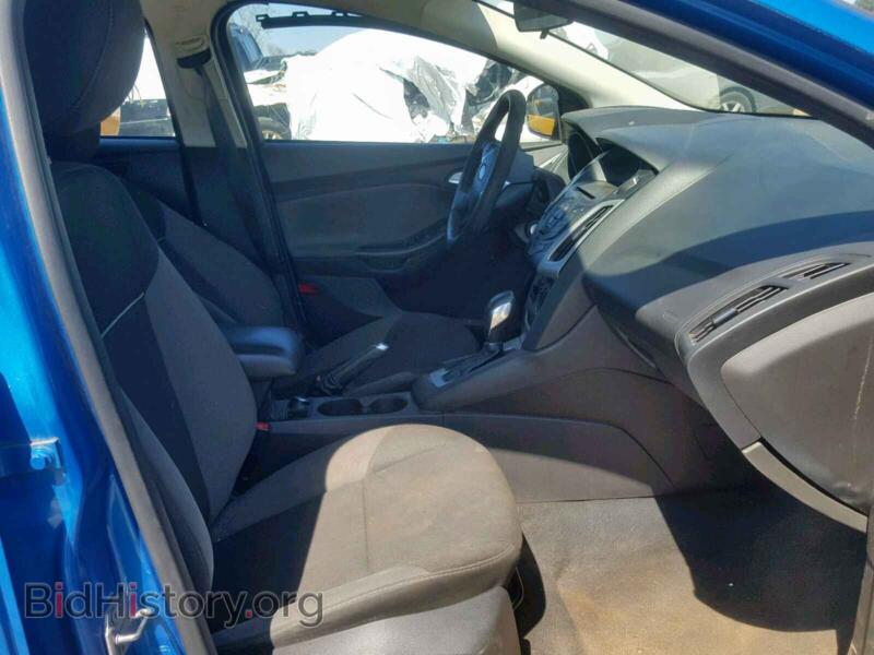 2014 Ford FOCUS SE (VIN 1FADP3F27EL206628) — photo 5 of 10