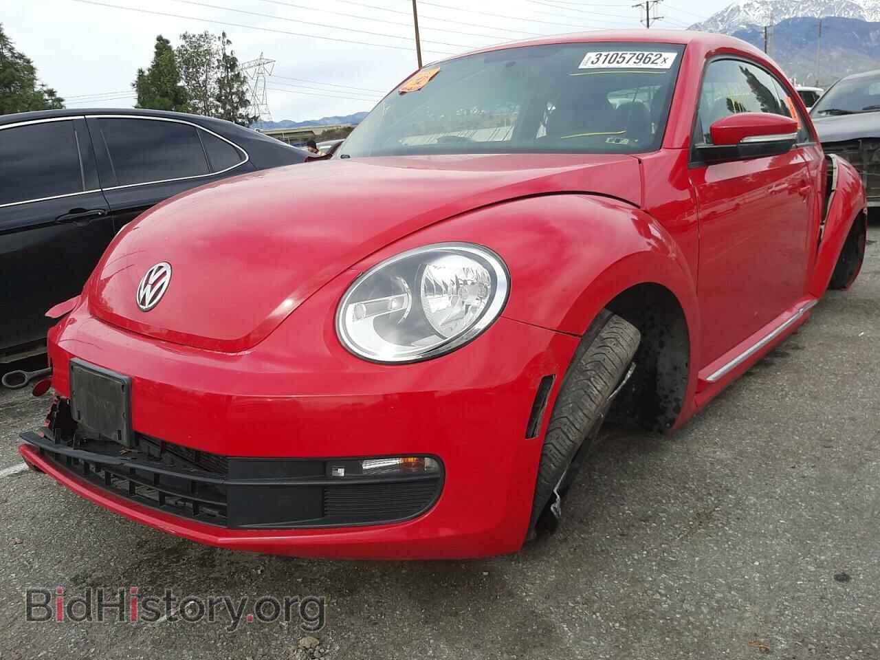 2012 VOLKSWAGEN BEETLE - VIN: 3VWJP7ATXCM619379 - Фото 2