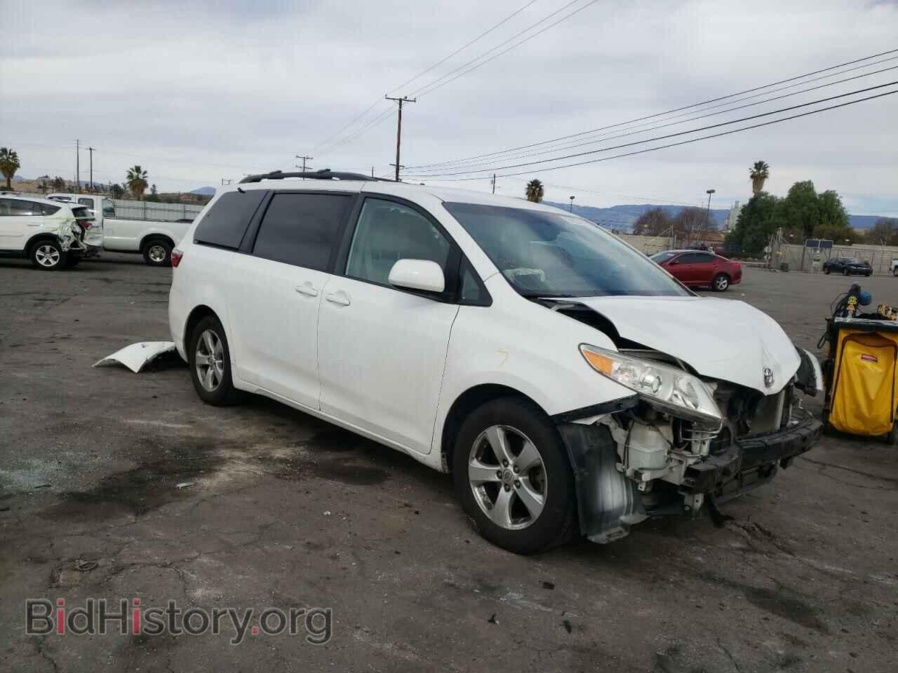 Photo 5TDKK3DC2FS638958 - TOYOTA SIENNA 2015