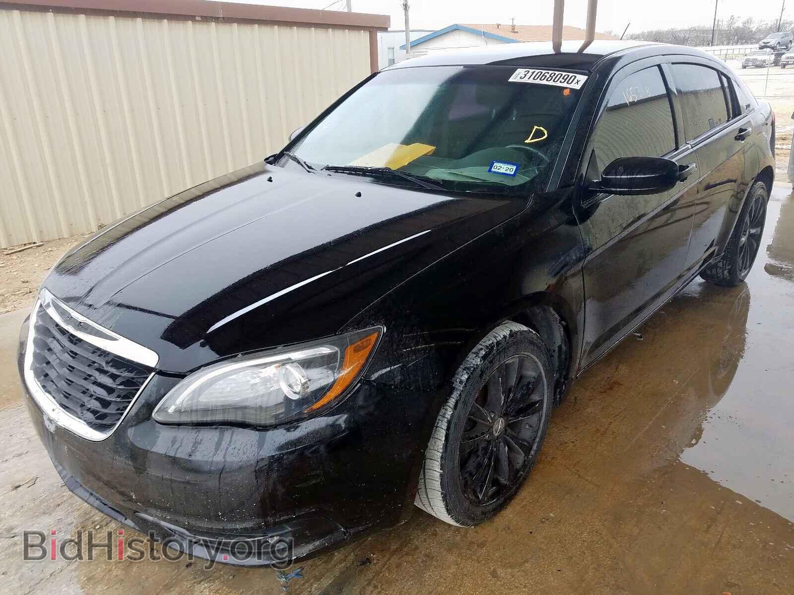2013 CHRYSLER 200 - VIN: 1C3CCBBBXDN618812 - Фото 2