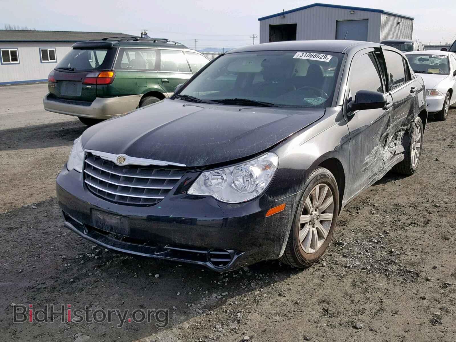 2010 CHRYSLER SEBRING - VIN: 1C3CC5FB2AN185252 - Фото 2