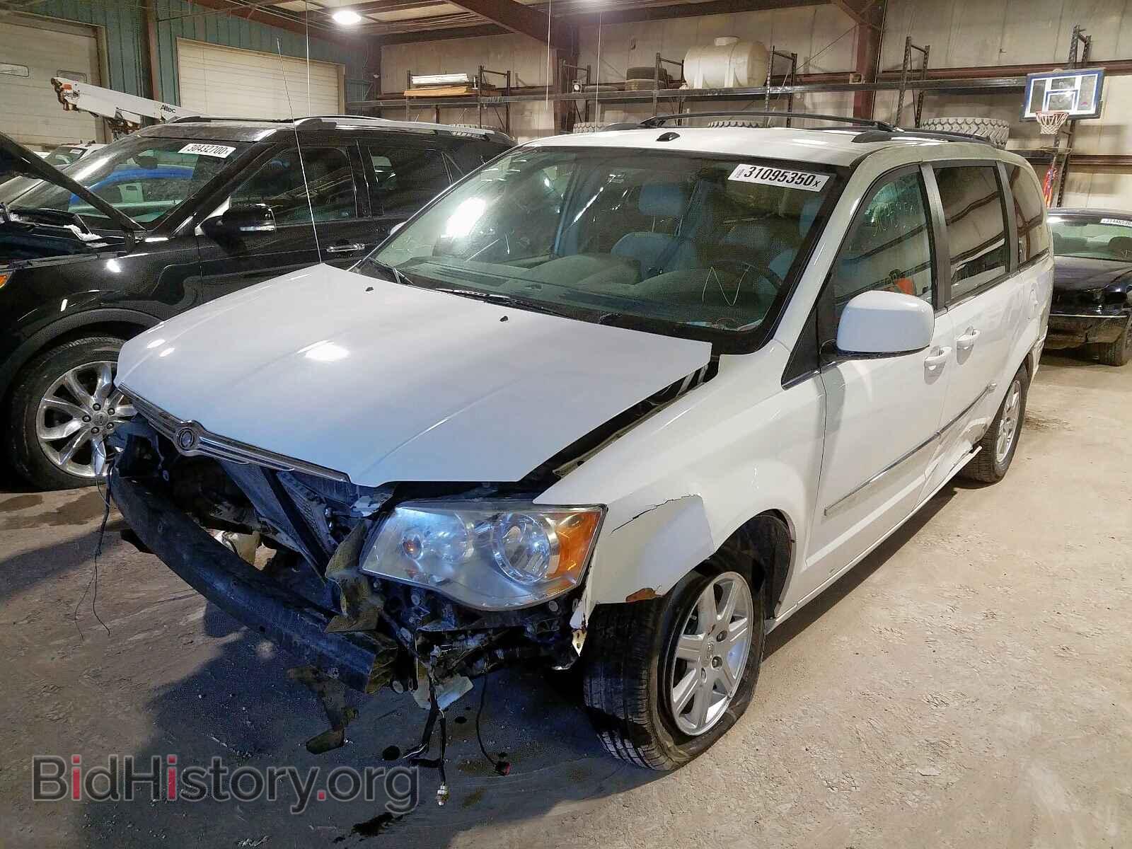 2010 CHRYSLER TOWN & COU - VIN: 2A4RR8D18AR330355 - Фото 2