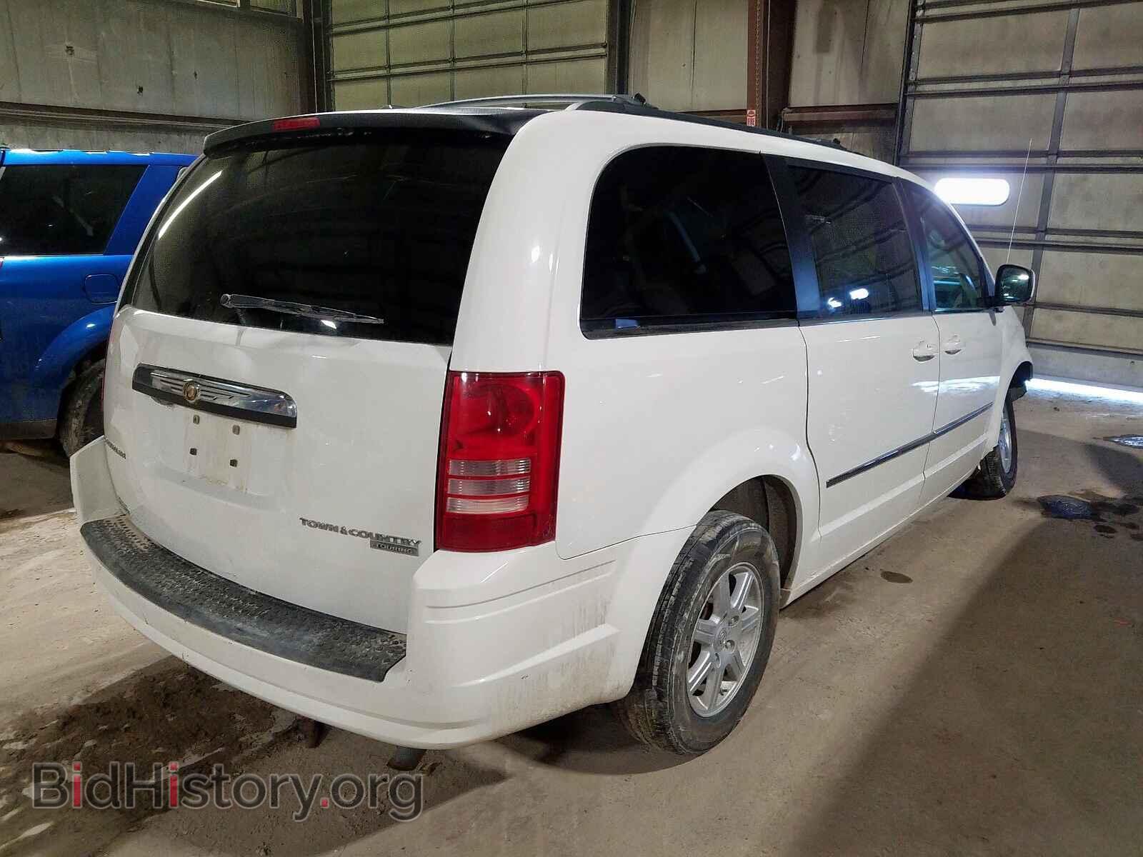 2010 CHRYSLER TOWN & COU - VIN: 2A4RR8D18AR330355 - Фото 4