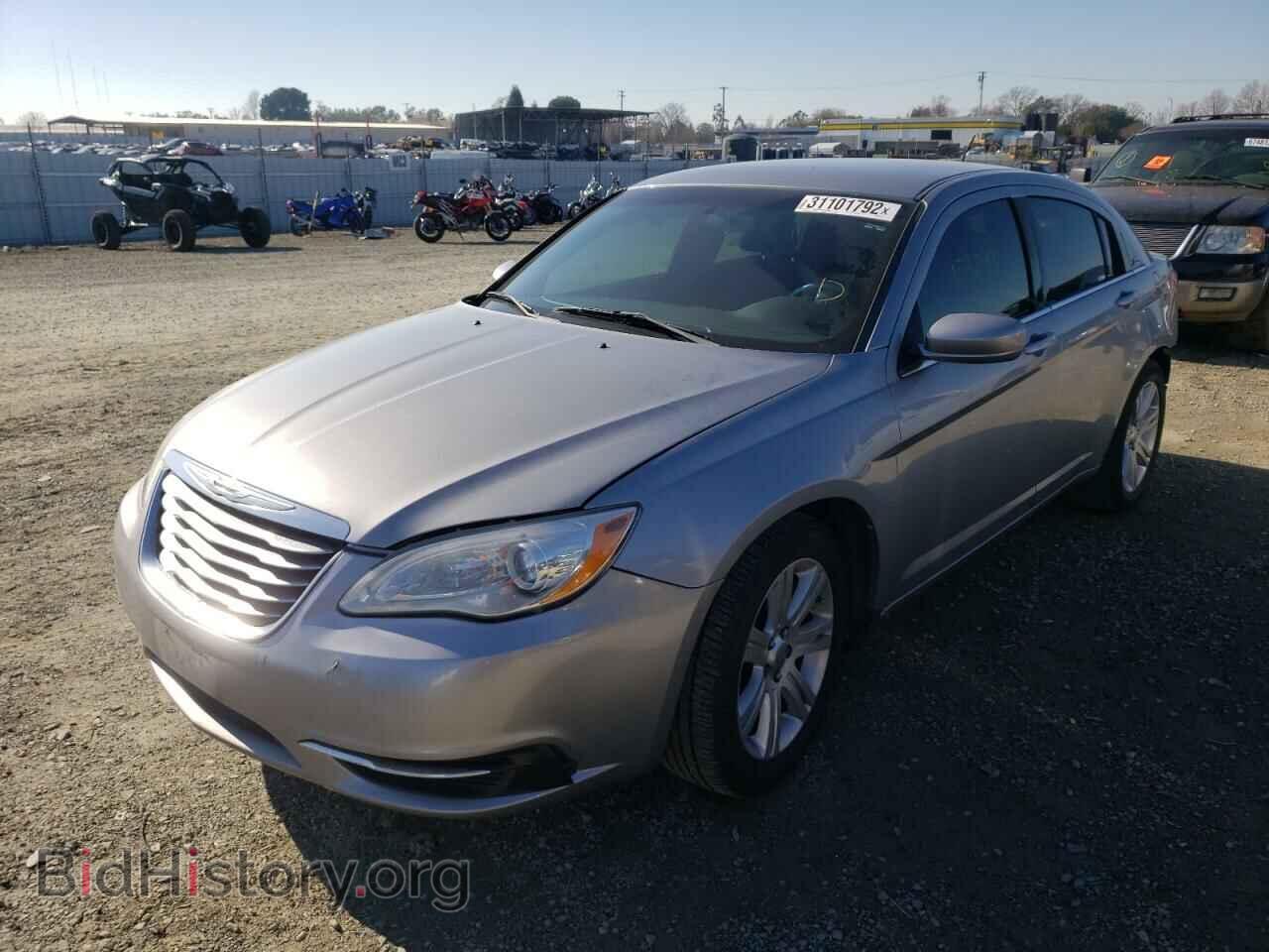 2013 CHRYSLER 200 - VIN: 1C3CCBAB9DN639877 - Photo 2