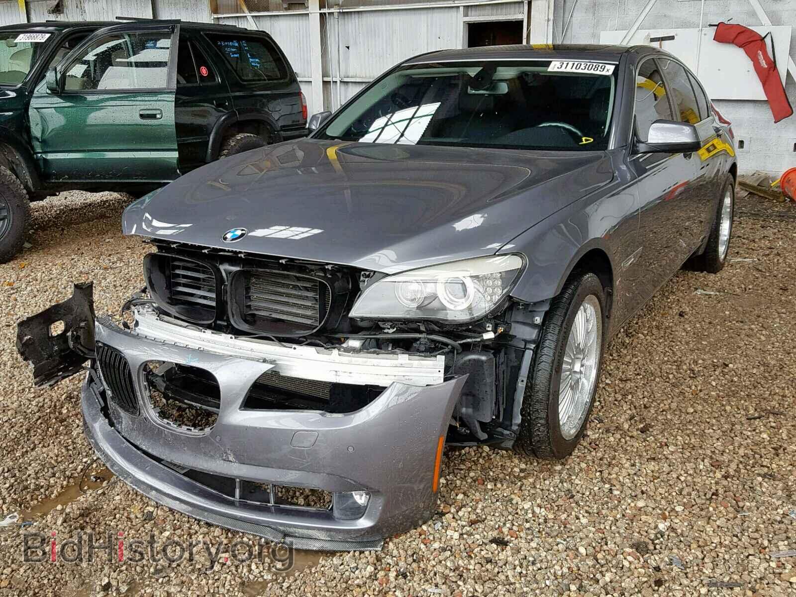 2012 BMW 7 SERIES - VIN: WBAKA4C55CDS99046 - Фото 2