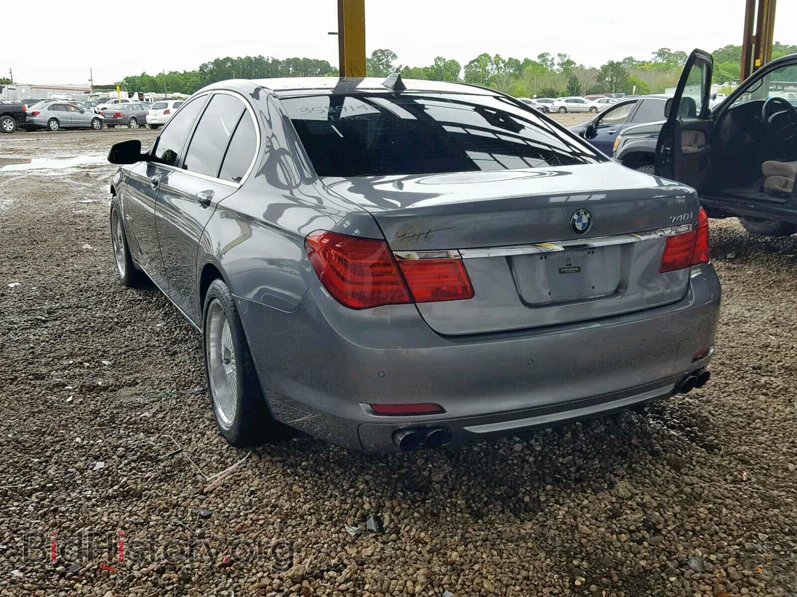 2012 BMW 7 SERIES - VIN: WBAKA4C55CDS99046 - Фото 3
