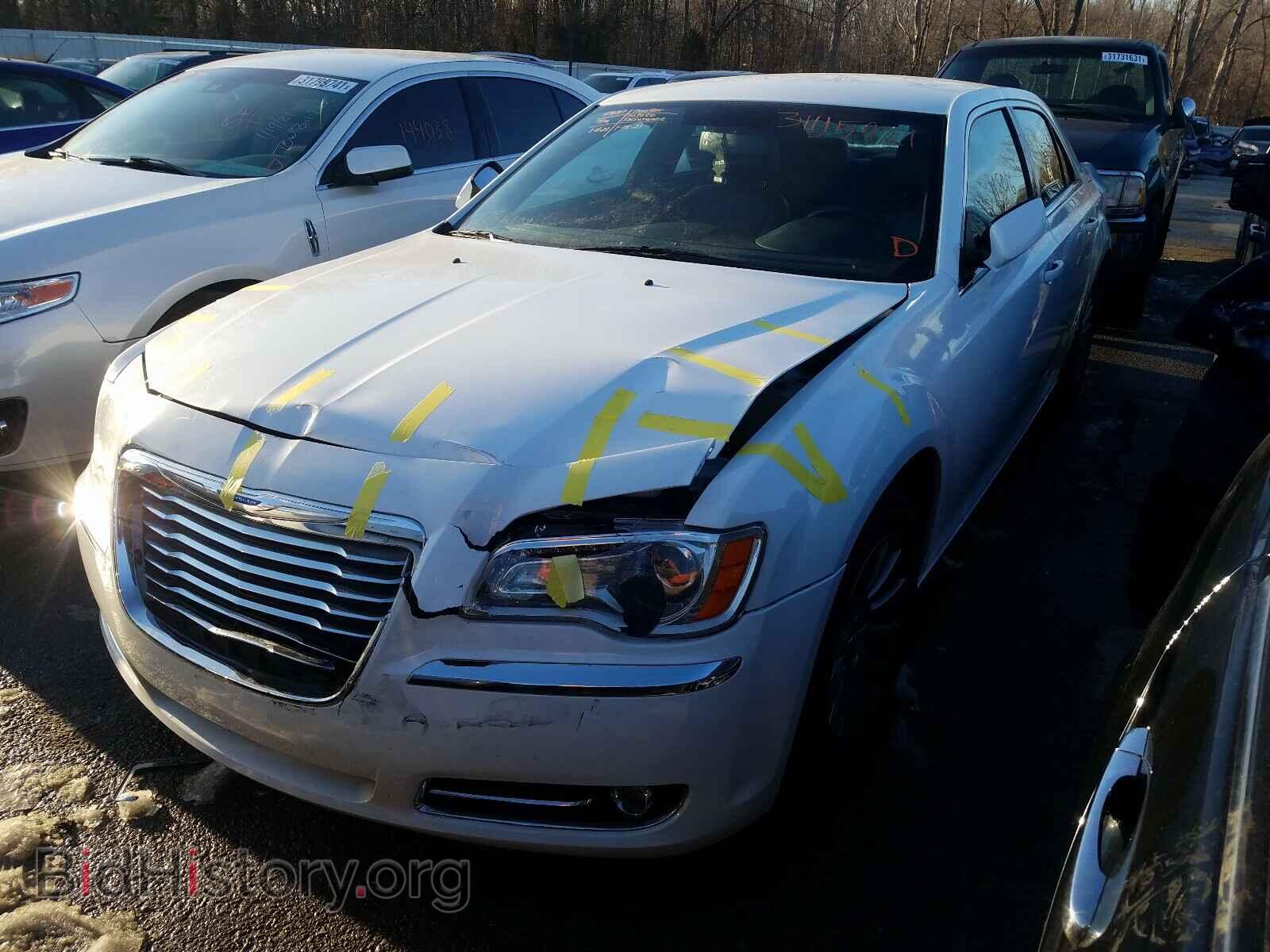2013 CHRYSLER 300 - VIN: 2C3CCAAG5DH589364 - Фото 2