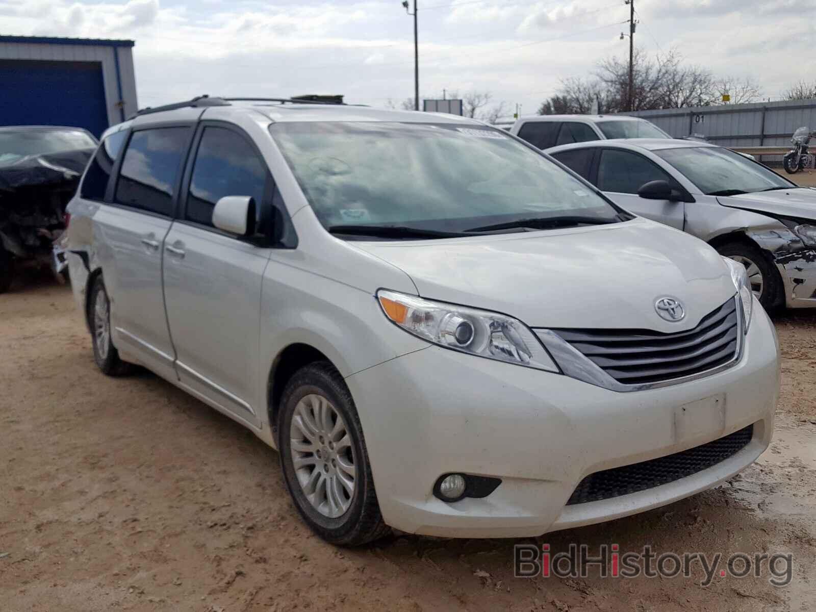 Фотография 5TDYZ3DC6HS823801 - TOYOTA SIENNA 2017