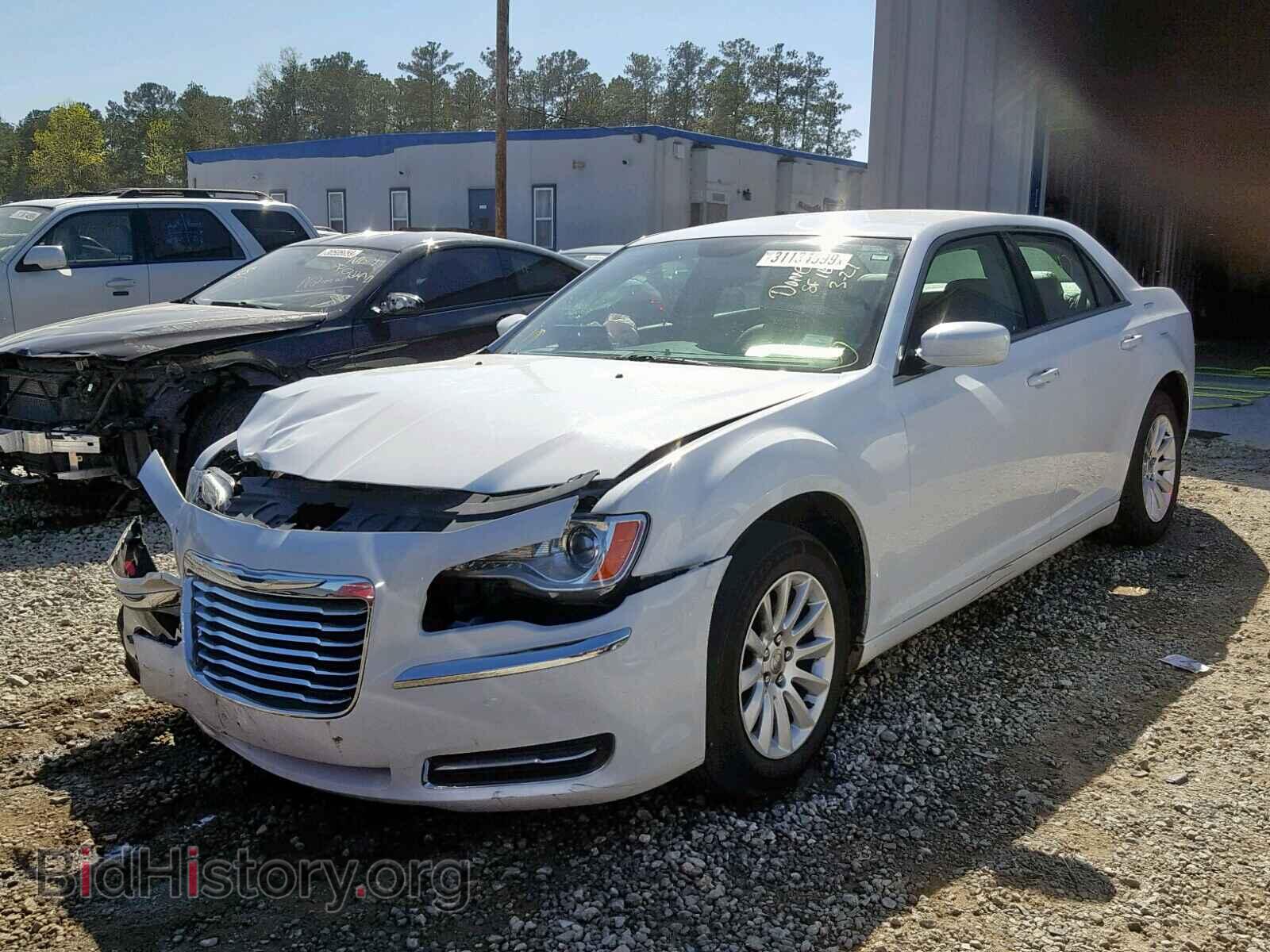 2014 CHRYSLER 300 - VIN: 2C3CCAAG0EH118899 - Фото 2