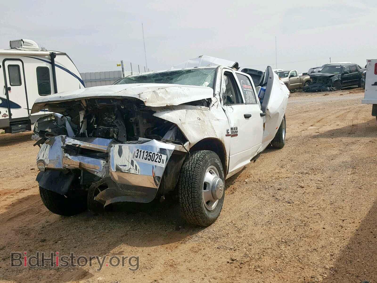 2018 RAM 3500 ST - VIN: 3C63RRGL7JG383849 - Фото 2