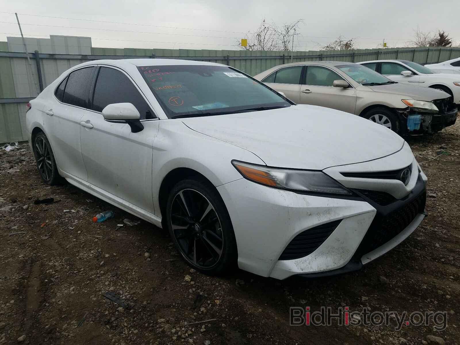 Photo 4T1B61HK2JU099574 - TOYOTA CAMRY 2018