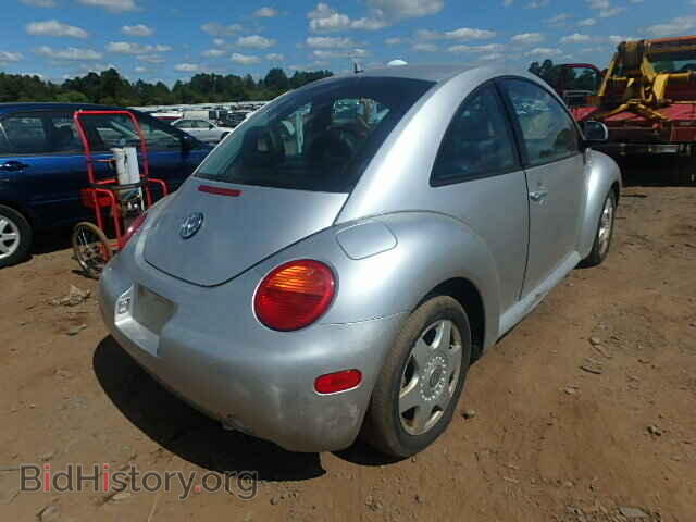 2000 VOLKSWAGEN BEETLE - VIN: 3VWCC21C5YM402210 - Фото 4