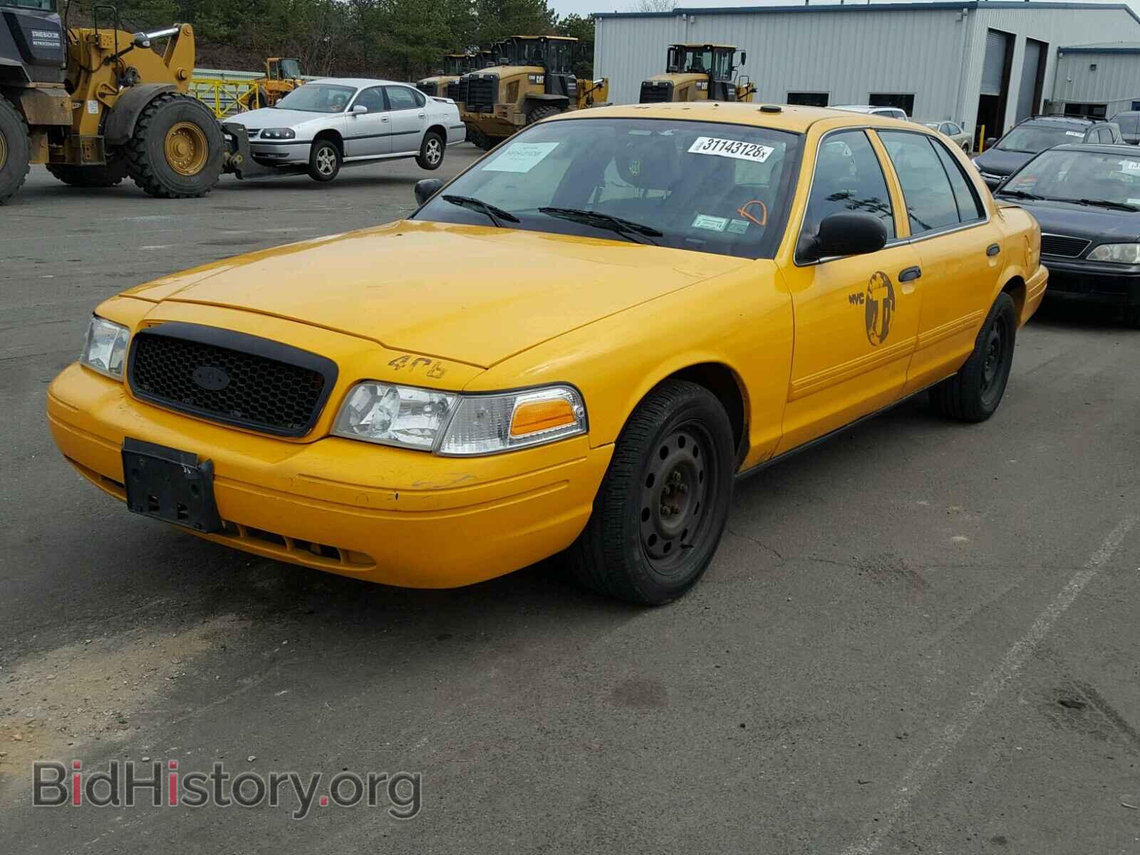 2011 FORD CROWN VIC - VIN: 2FABP7AV9BX143269 - Фото 2