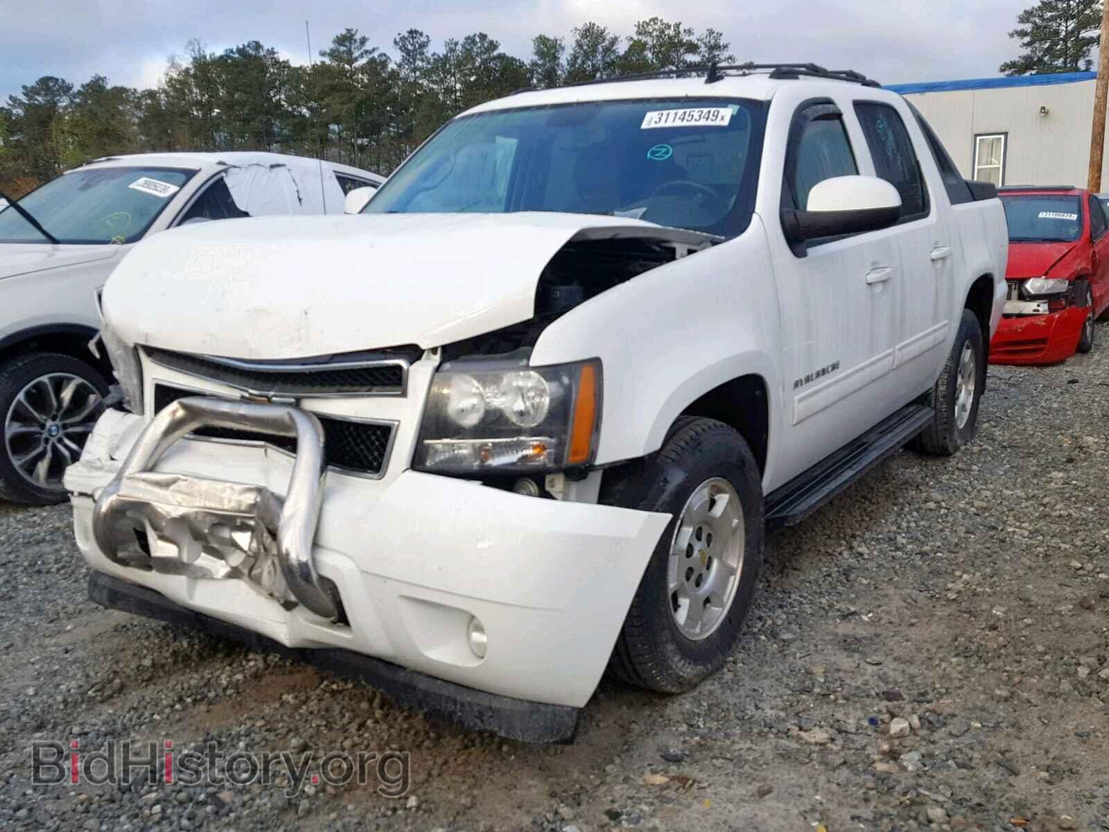 2011 CHEVROLET AVALANCHE - VIN: 3GNMCEE08BG238957 - Фото 2