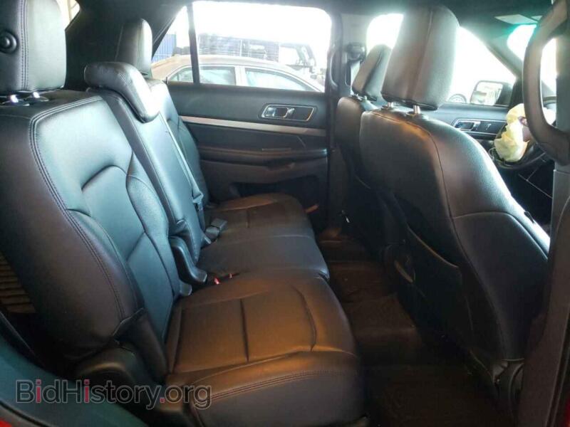 2019 Ford EXPLORER (VIN 1FM5K7D89KGA75231) — photo 6 of 10