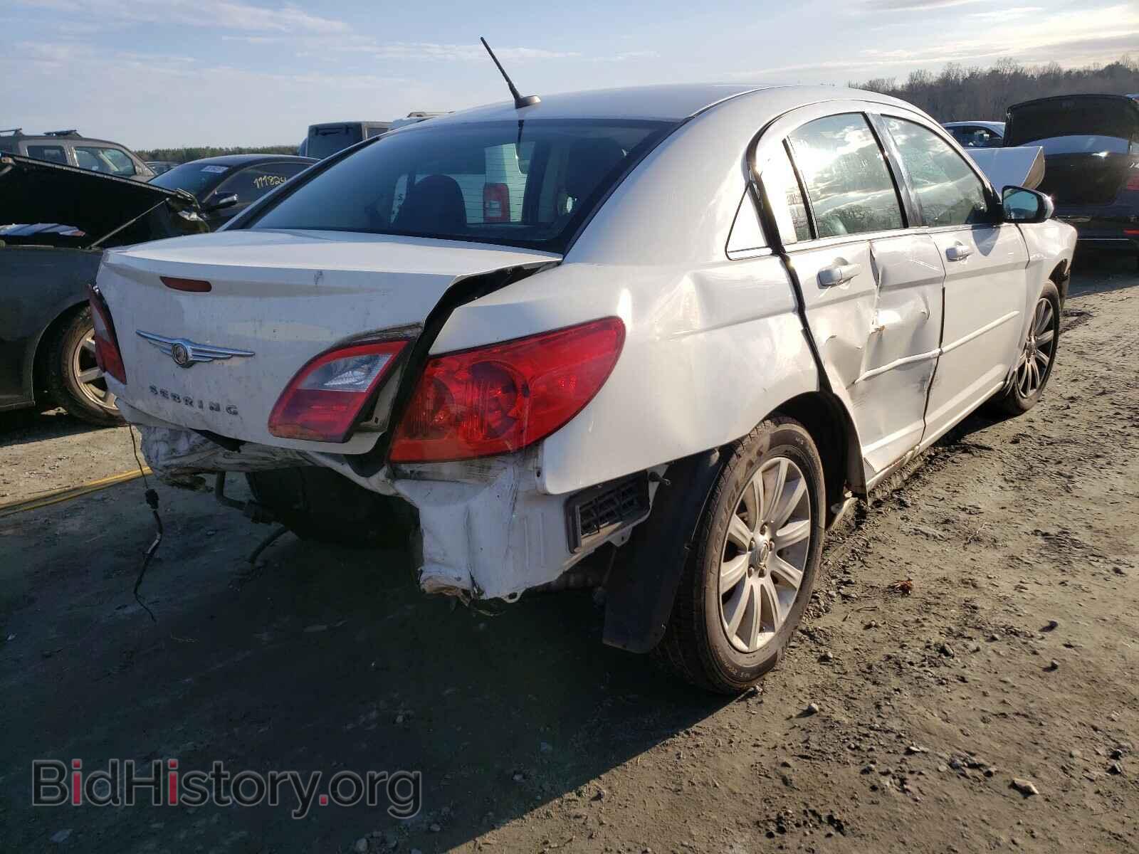 2010 CHRYSLER SEBRING - VIN: 1C3CC5FB7AN233828 - Фото 4