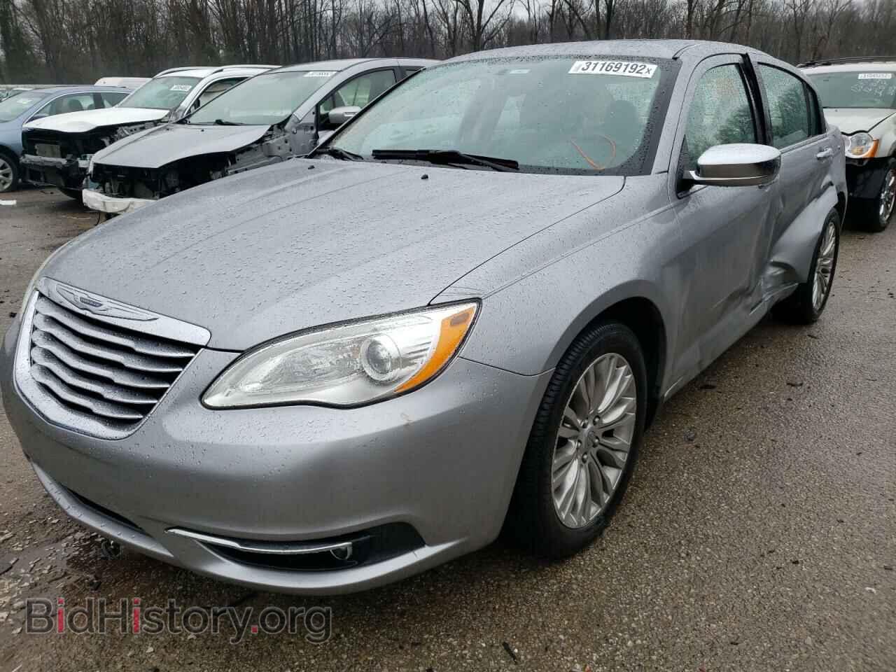 2013 CHRYSLER 200 - VIN: 1C3CCBCG8DN553341 - Фото 2