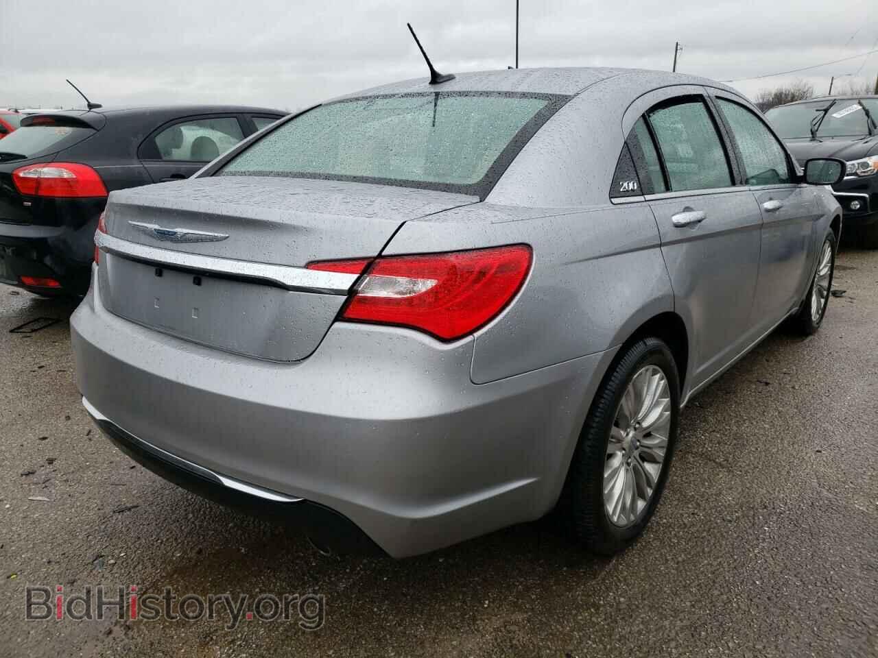 2013 CHRYSLER 200 - VIN: 1C3CCBCG8DN553341 - Фото 4