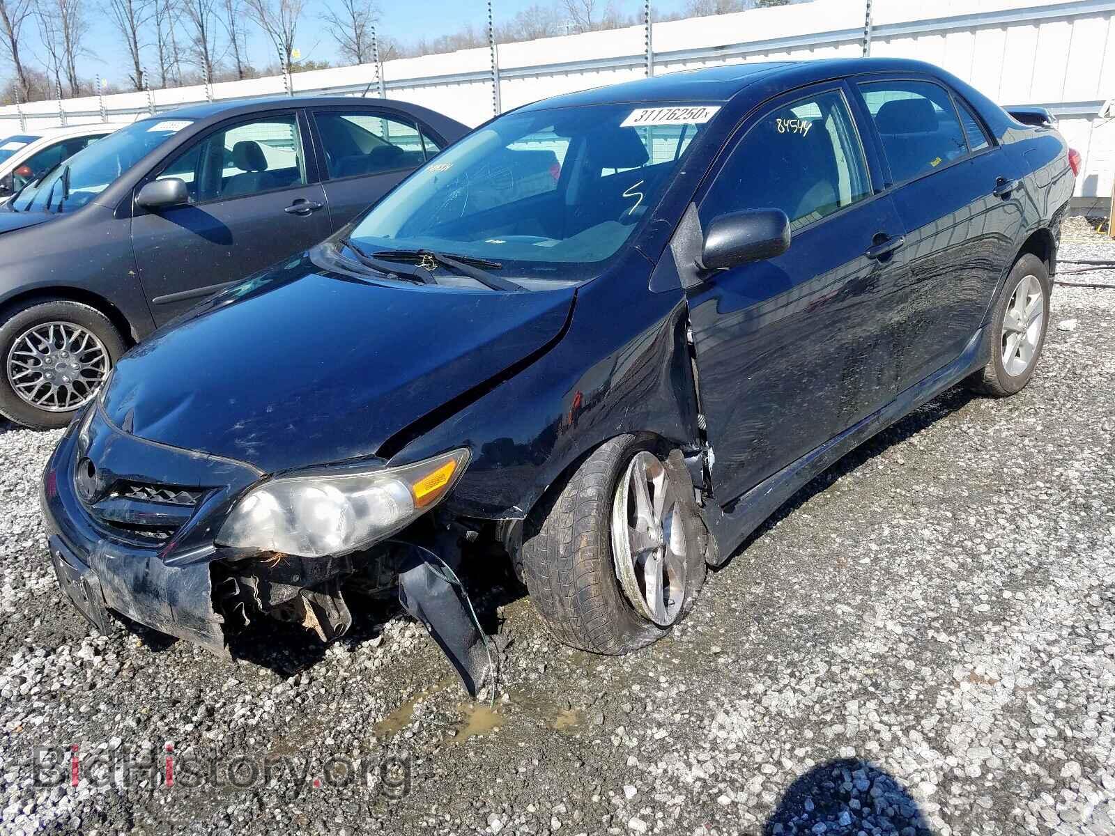 2011 TOYOTA COROLLA - VIN: 2T1BU4EEXBC569455 - Фото 2