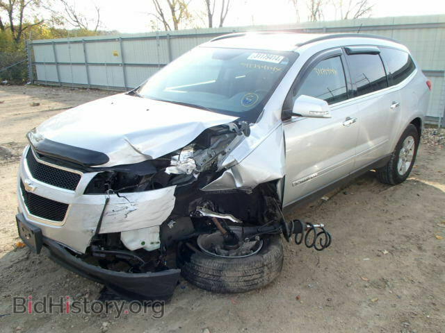 2010 CHEVROLET TRAVERSE - VIN: 1GNLRFED9AS100497 - Фото 2