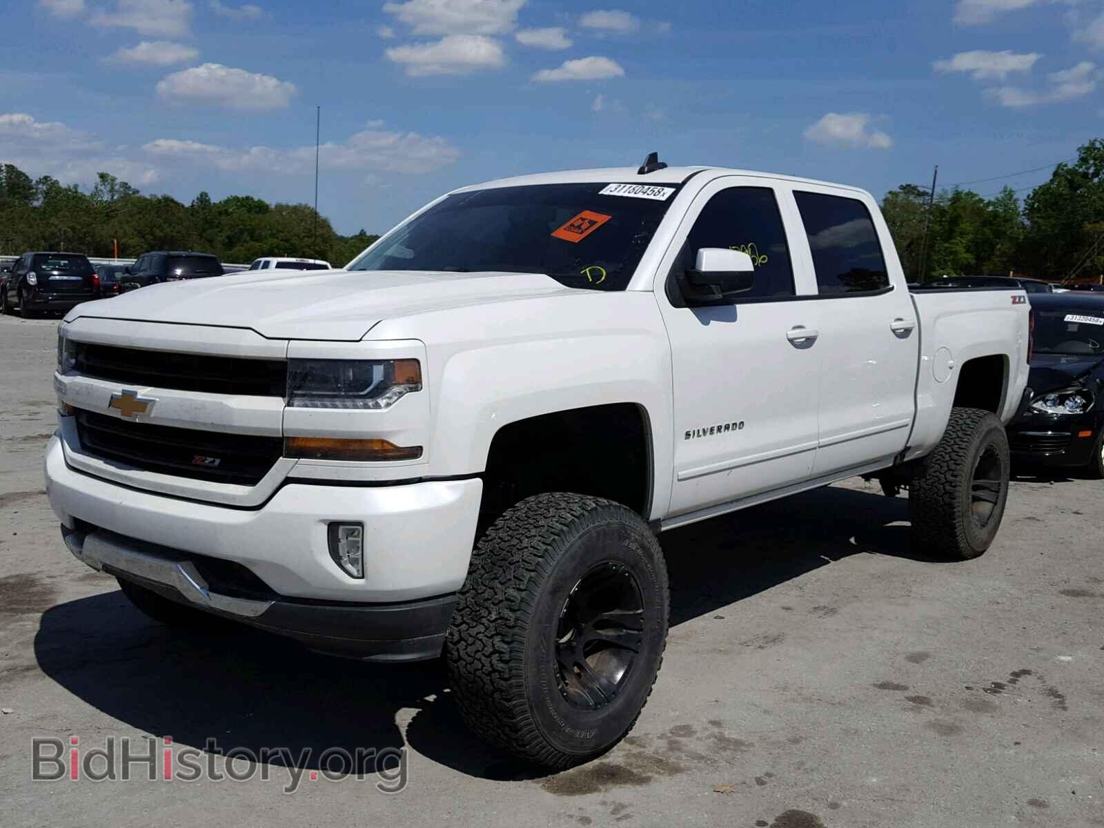 2017 CHEVROLET SILVERADO - VIN: 3GCUKREC7HG109307 - Фото 2